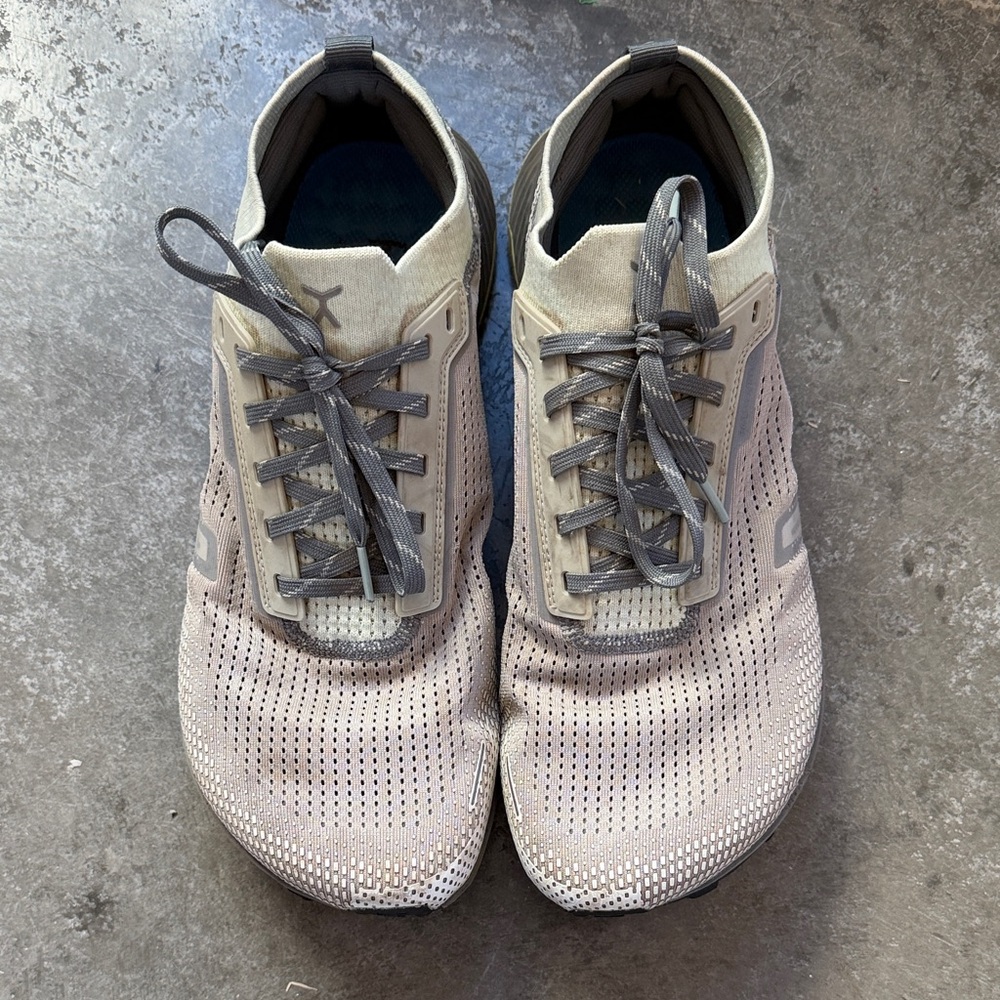 Flux Men's Beige and Gray Athletic Shoes